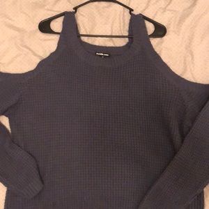 Cold shoulder knit lightweight sweater